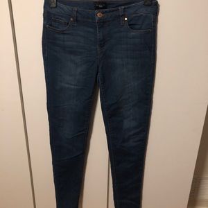Celebrity pink medium wash jeans